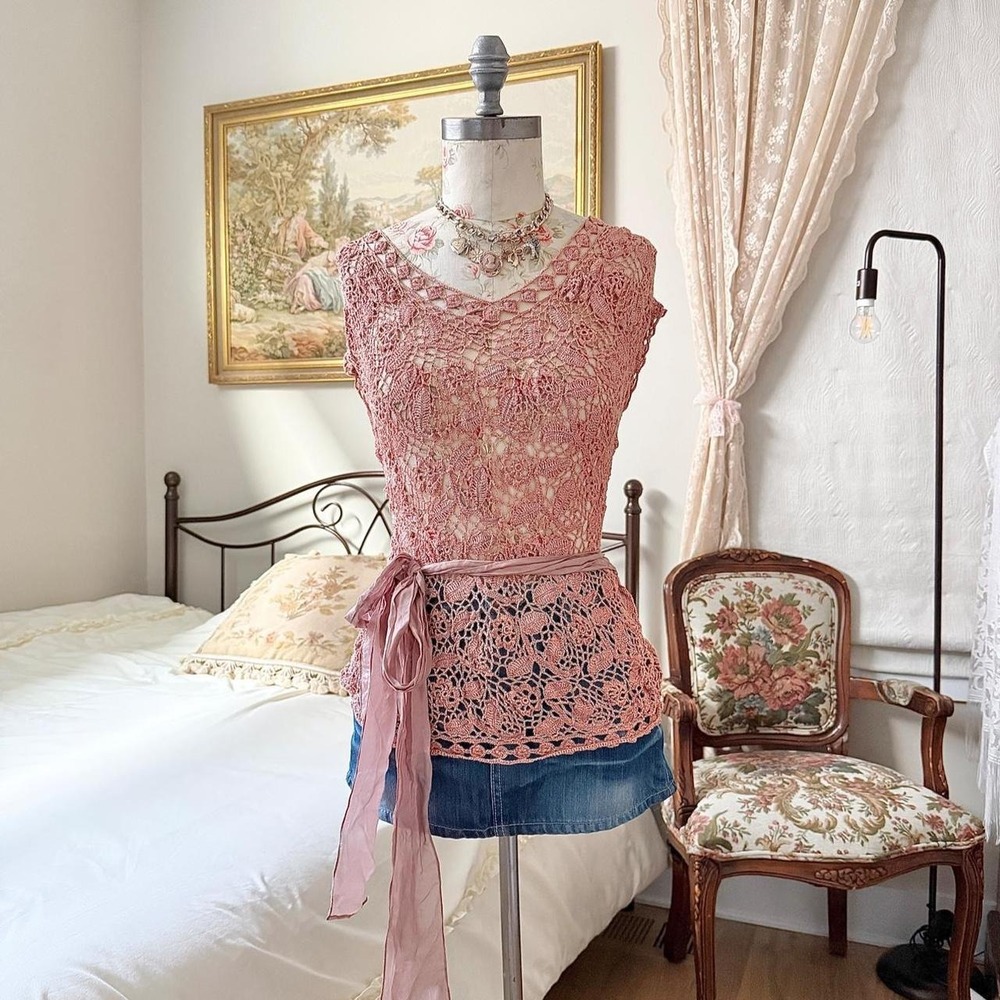 Pink Crochet fairy top  Y2K Moth by Anthropologie dusty pink crochet‎